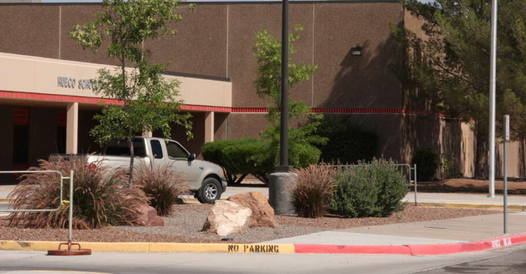 Escuela primaria Hueco en El Paso: Protocolo de seguridad activado por olor inusual y humo