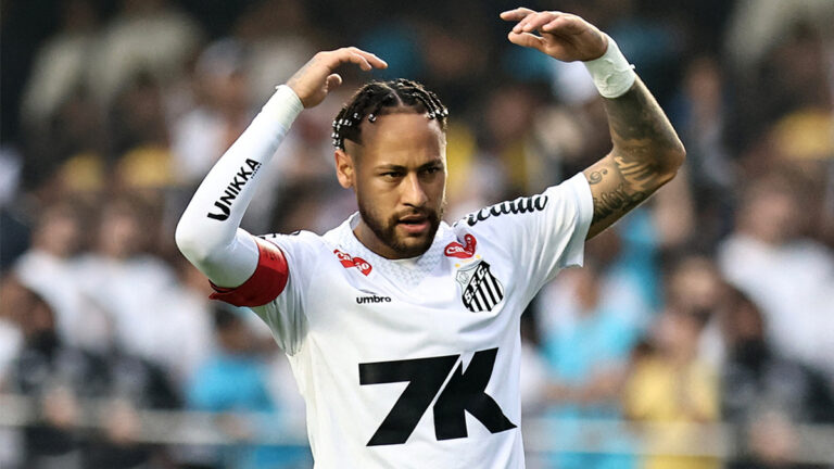 Neymar Brilla con Triplete y Aleja a Santos del Descenso