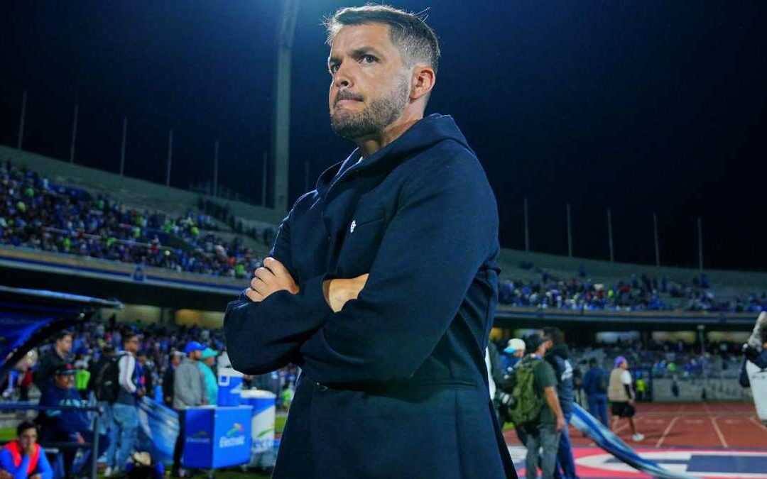 Nicolás Larcamón busca ‘enmudecer el Volcán’ con su estrategia innovadora