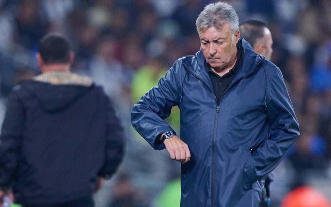 Domenec Torrent Critica el Arbitraje Tras el Juego Contra Toluca