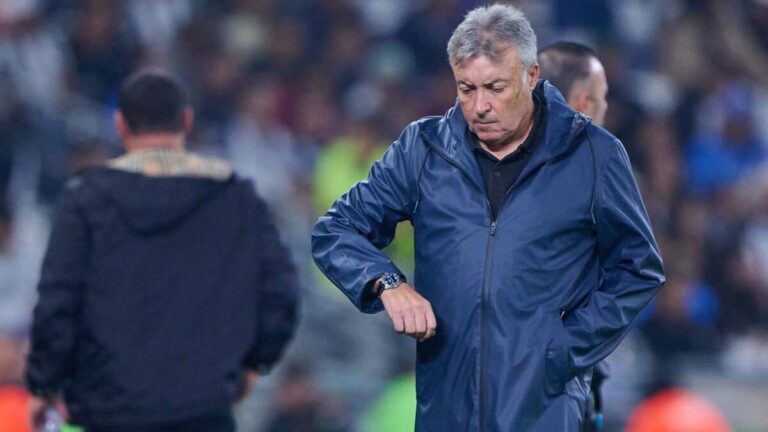 Domenec Torrent Critica el Arbitraje Tras el Juego Contra Toluca