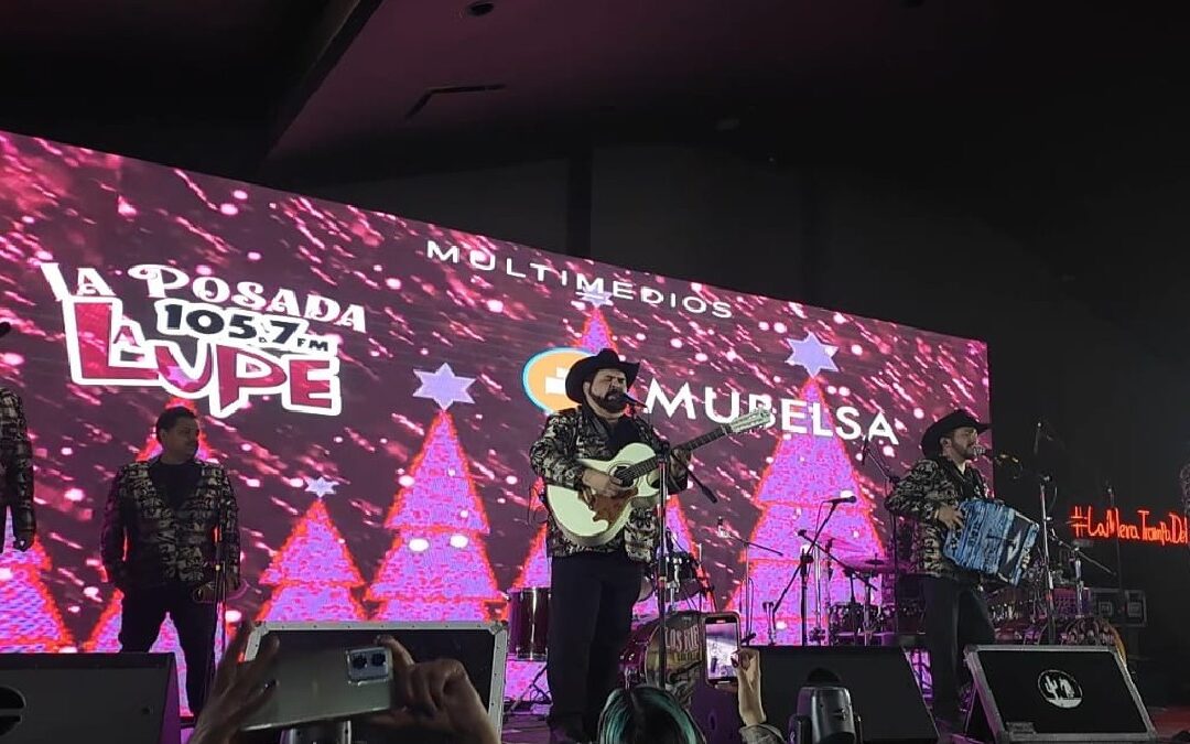 Posada 2025 de La Lupe 105.7: Familias Disfrutan del Ritmo de Fuego Indio y Salomón Robles