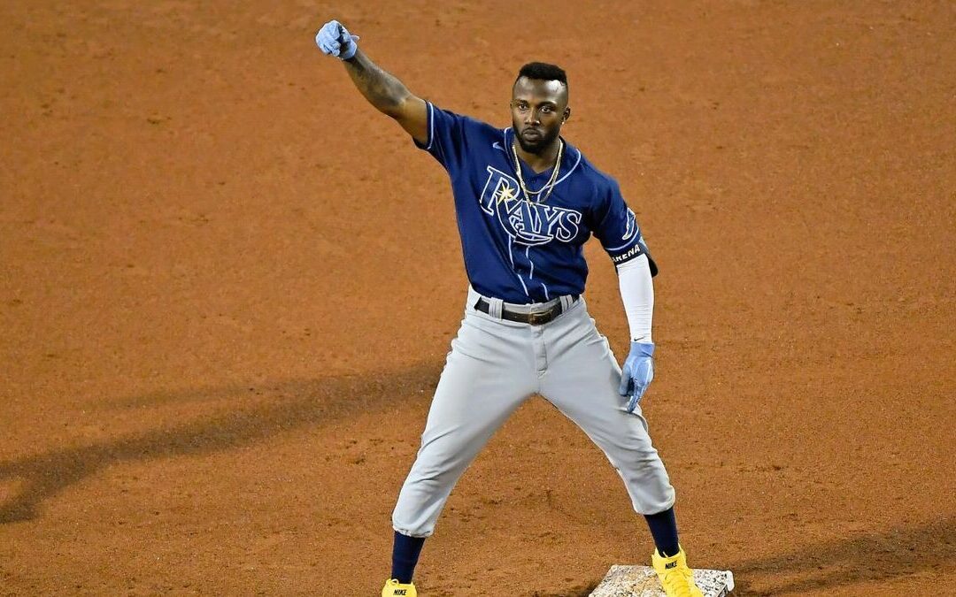 Randy Arozarena Sorprende en Yucatán al Regalar Carros a sus Entrenadores