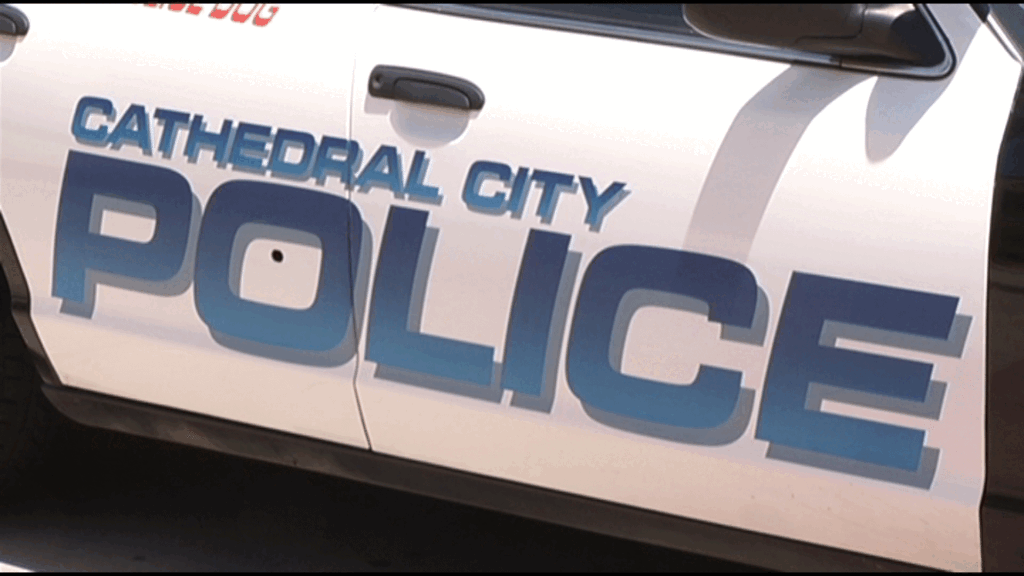 Colisión vehicular fatal en Cathedral City: Hombre de 86 años fallece en el hospital