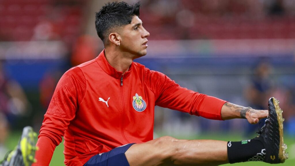 Alan Pulido: Chivas busca reubicación del delantero en la liga MX