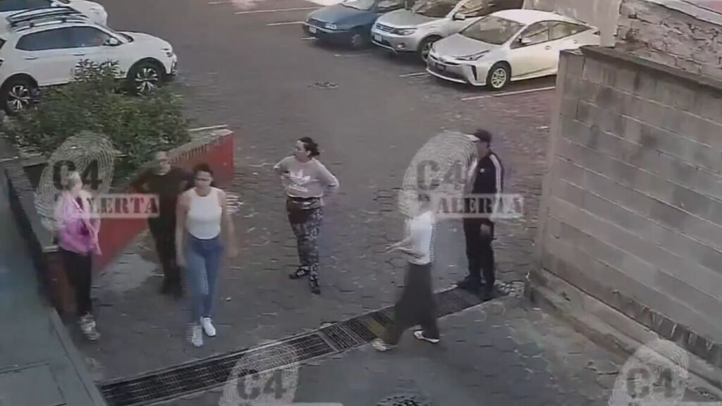 Conflicto en Iztacalco: Inquilinas responden a administradora de edificio con ataque a su auto