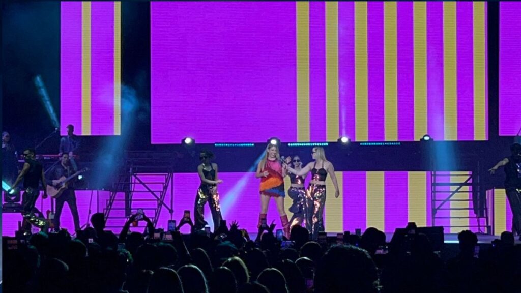 Flor Bertotti Conquista Monterrey: Un Viaje al Pasado Musical