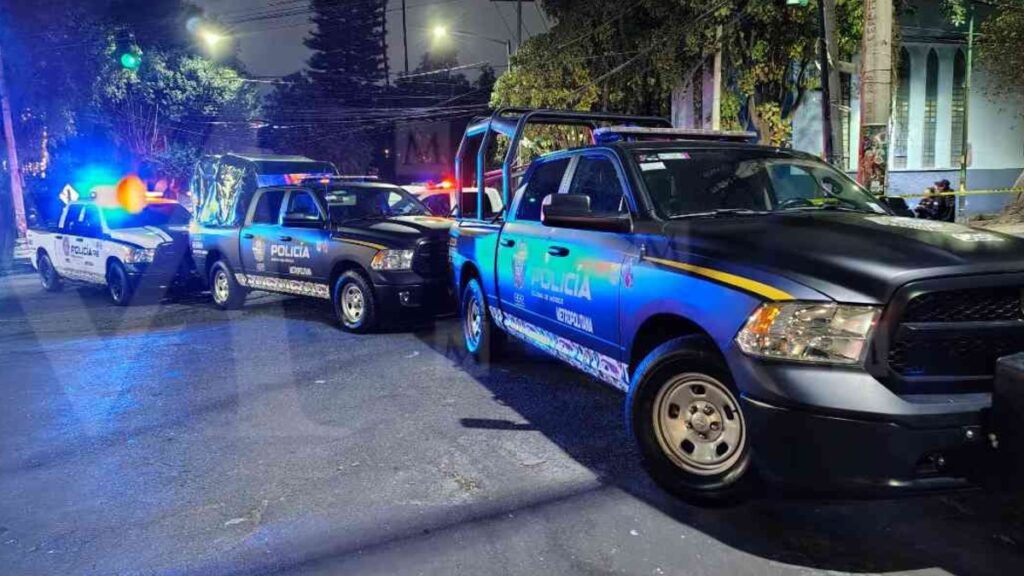 Ataque a balazos en Azcapotzalco: pareja asaltada dentro de su auto