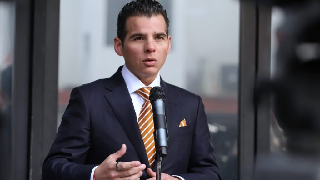 Miguel Flores Solicita Contrapropuesta al Congreso de Nuevo León Tras Rechazo de Aumento en el ISN