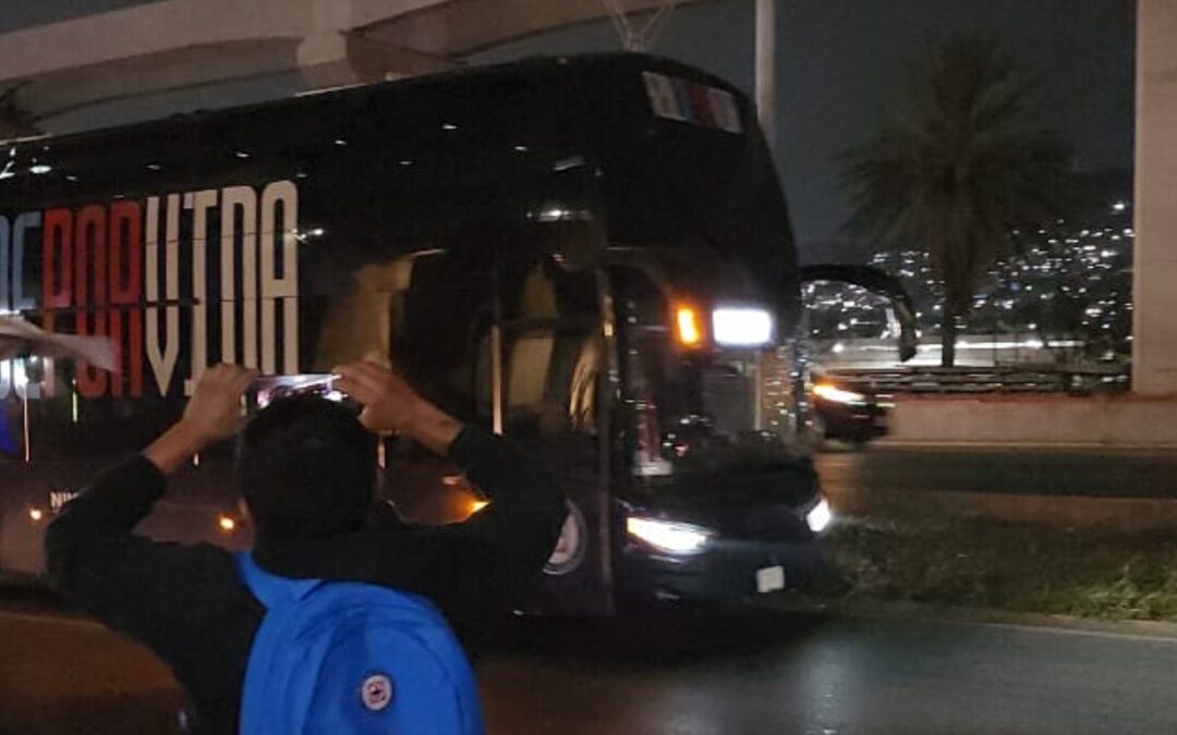 Cruz Azul es Recibido con Gran Entusiasmo en Monterrey para la Semifinal ante Tigres