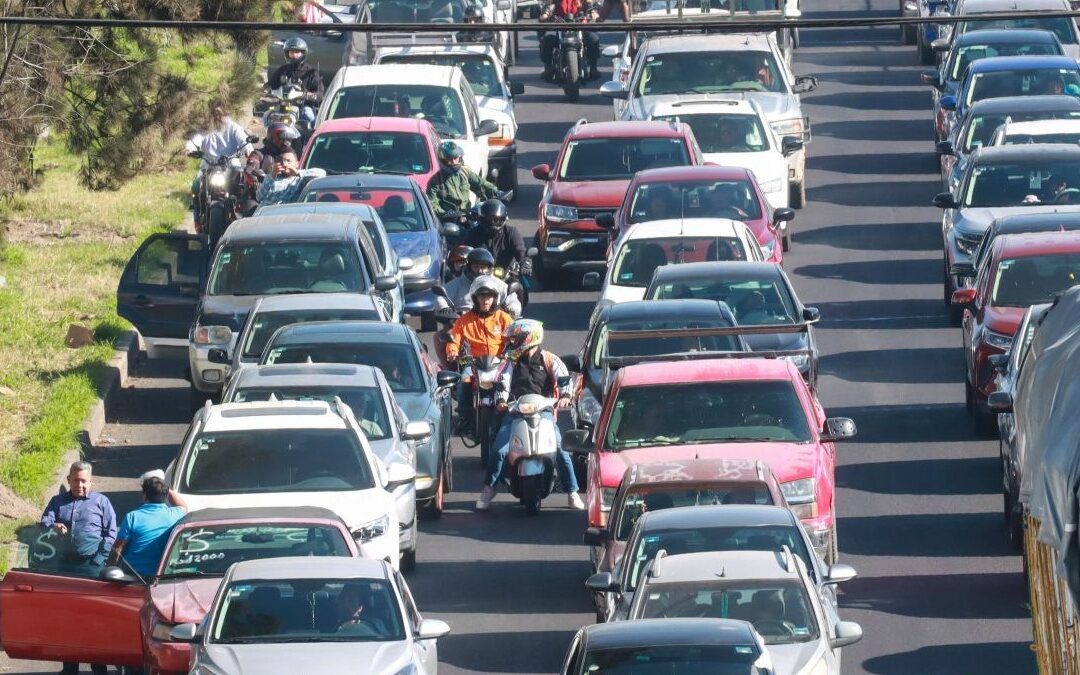 Hoy No Circula en CdMx y Edomex: Autos Restringidos Este Sábado 6 de Diciembre 2025
