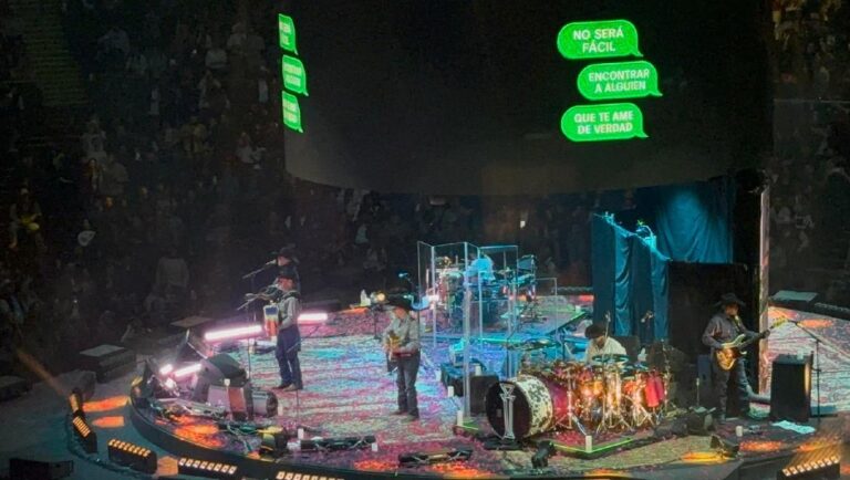 Intocable: Amor y Despecho Deslumbran en la Arena Monterrey
