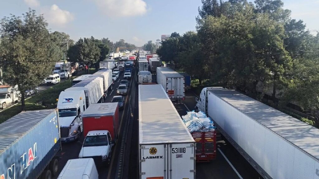 Accidente en la Autopista México-Querétaro Causa Gran Carga Vehicular – Últimas Noticias EN VIVO