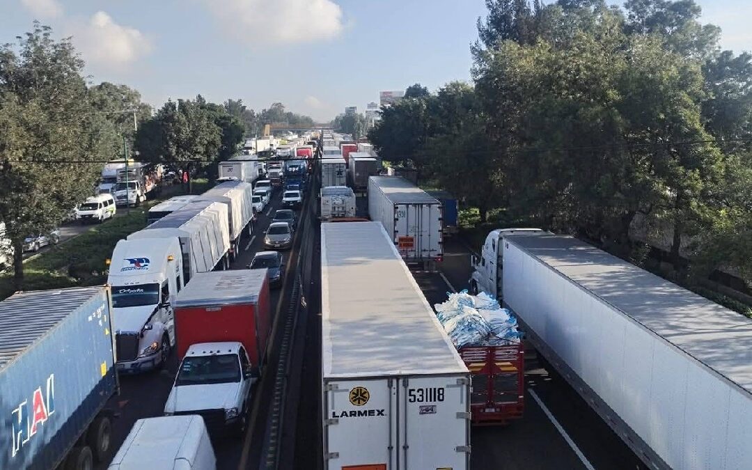 Accidente en la Autopista México-Querétaro Causa Gran Carga Vehicular – Últimas Noticias EN VIVO