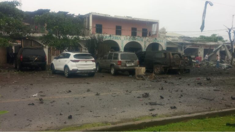 Aumentan a 5 víctimas mortales por coche bomba en Coahuayana, Michoacán; Marina realiza evacuación aérea