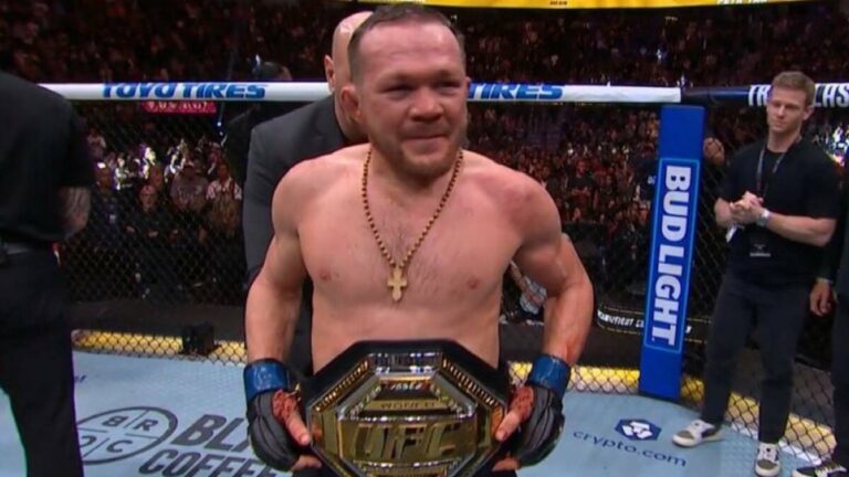 Petr Yan se corona Campeón Peso Gallo tras vencer a Merab Dvalishvili en una emocionante pelea