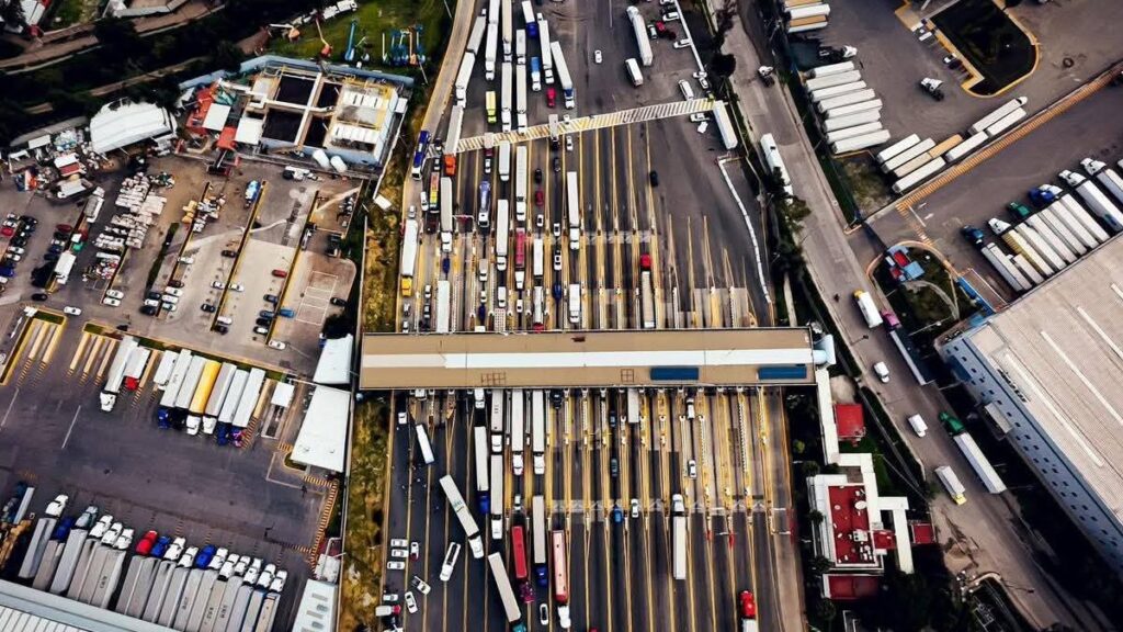 Actualizaciones en Vivo de la Autopista México-Querétaro: Choques y Cierres Viales del 7 de Diciembre