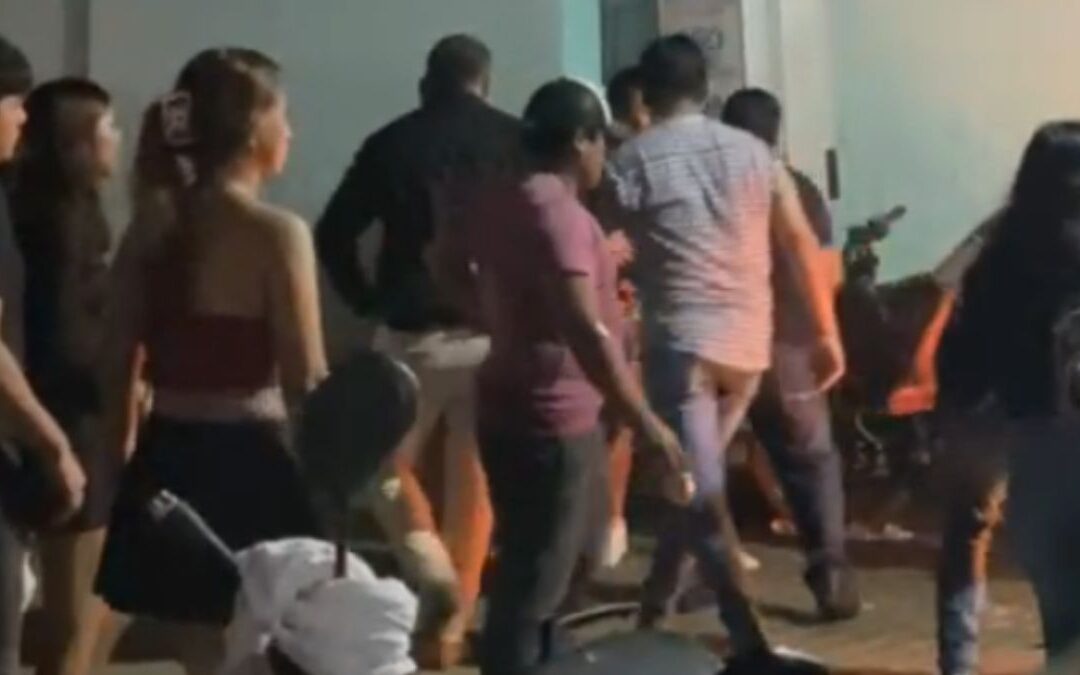 Muere Abner, joven quemado en concierto de Los Cadetes de Linares en Chiapas