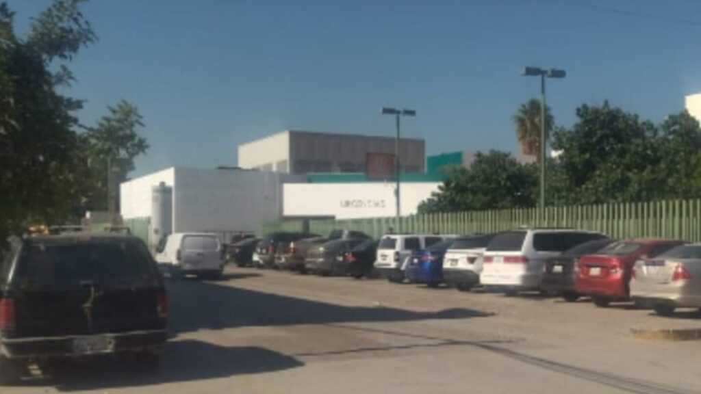 Accidente de Tráfico en Gómez Palacio: Vehículo Volcado en Plena Calle