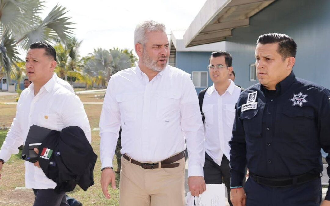 El Gobernador de Michoacán Alfredo Ramírez Bedolla Visita Coahuayana para Garantizar Atención a Víctimas de la Explosión