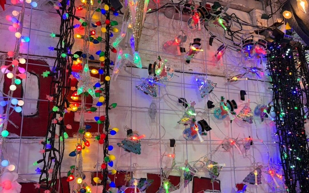 Mercadito Navideño: Celebrando 70 Años de Tradición y Reparación de Luces en Torreón