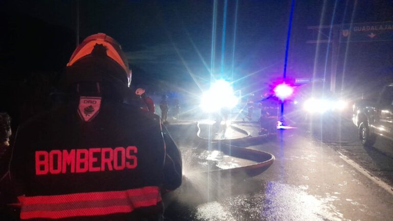 Reabierta la Autopista Guadalajara-Tepic Tras Reparación de Fuga de Hidrocarburo: ¿Huachicoleo Involucrado?