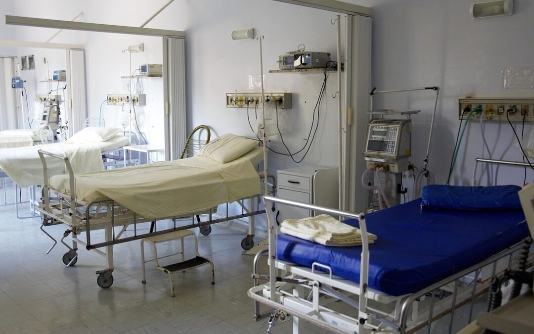 Alza de Primas en Seguros Médicos: Expertos de la UANL Atribuyen la Causa a Falta de Competencia