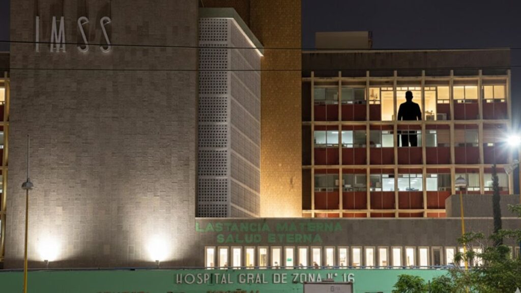 El Misterioso ‘Vigilante sin Rostro’ que Aterrorizó la Clínica 16 del IMSS en Torreón