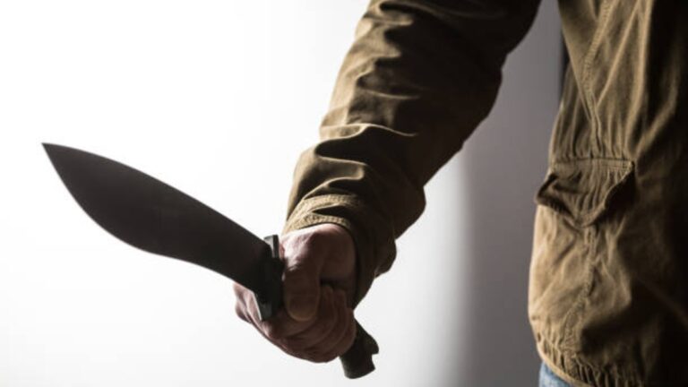 Detención de hombre en GAM tras amenazar a sus hermanas con un machete