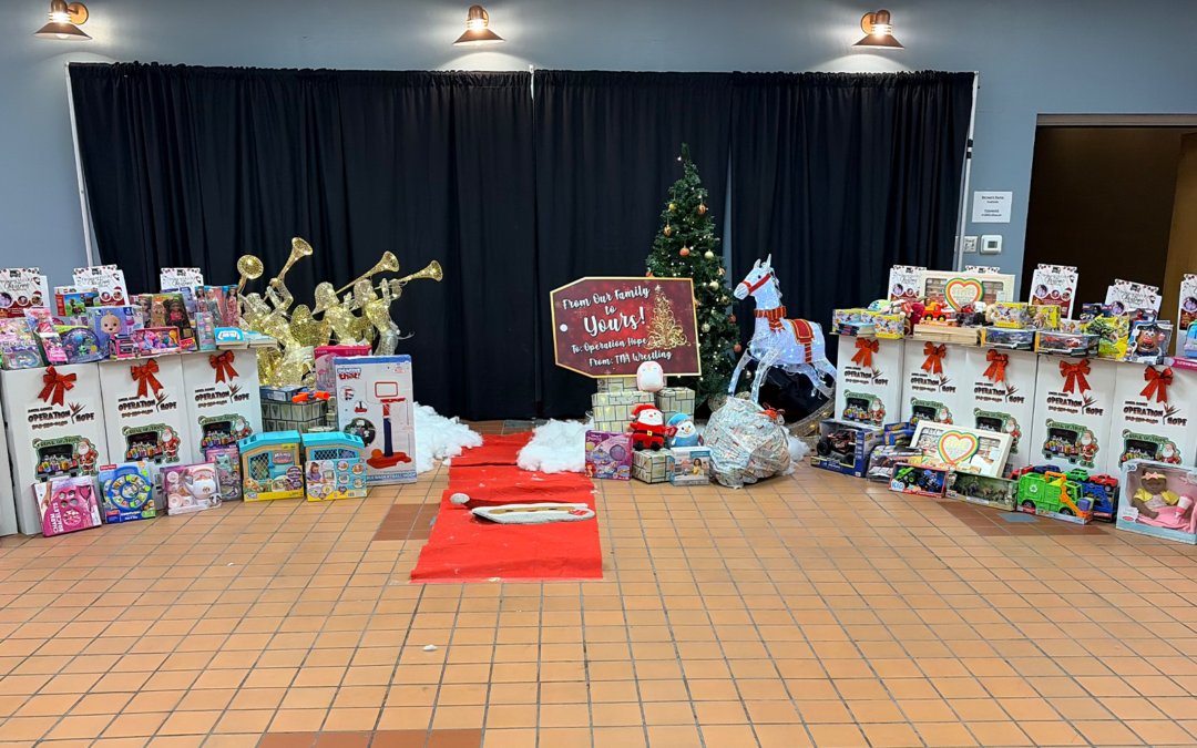 TNA Wrestling y Operation HOPE: Una exitosa recolección de juguetes en El Paso