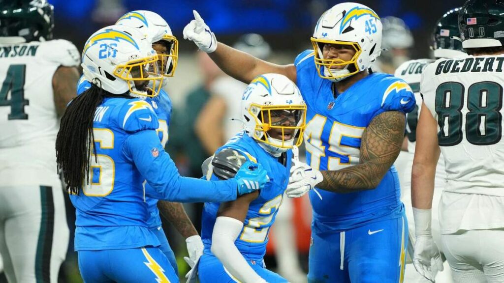 Los Angeles Chargers logra una emocionante victoria en tiempo extra contra los Philadelphia Eagles