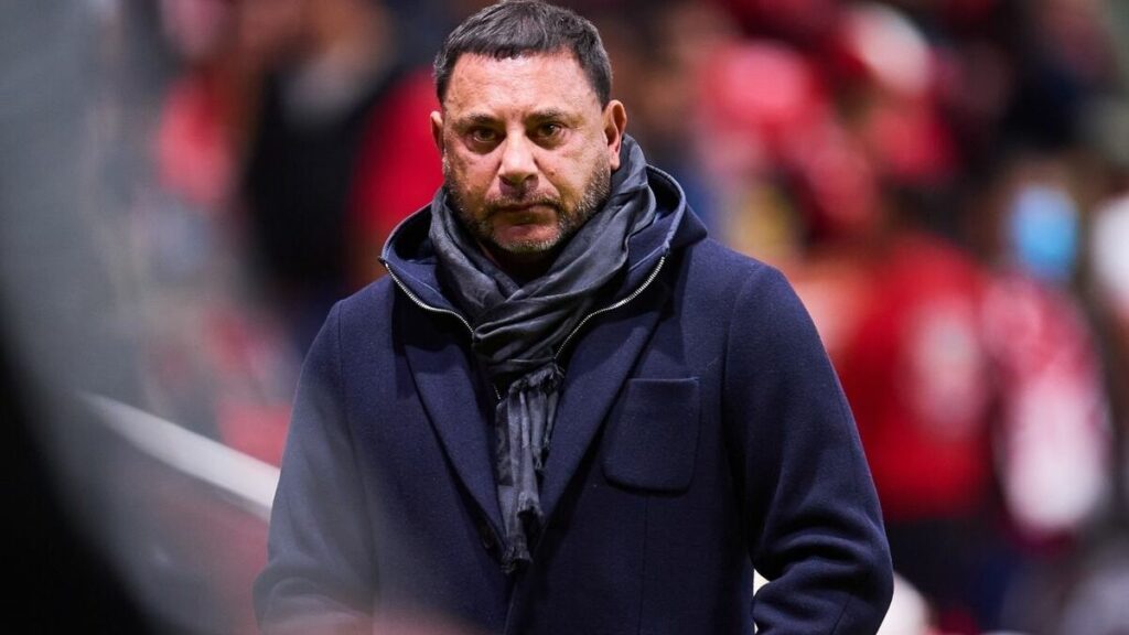 Turco Mohamed Aspira a Estar con los Bicampeones en el Fútbol