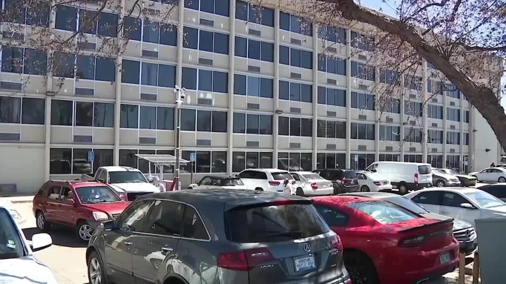 Denver Aprobó Contratos Millonarios con Urban Alchemy para Servicios a Personas Sin Hogar