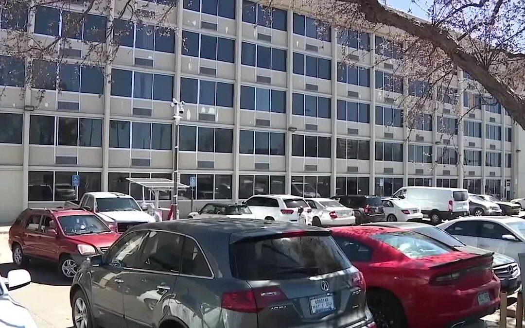 Denver Aprobó Contratos Millonarios con Urban Alchemy para Servicios a Personas Sin Hogar