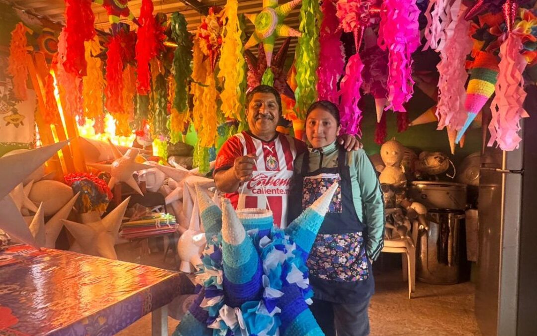 La Tradición Piñatera: Cómo la Familia Ruiz Preserva el Arte de Hacer Piñatas