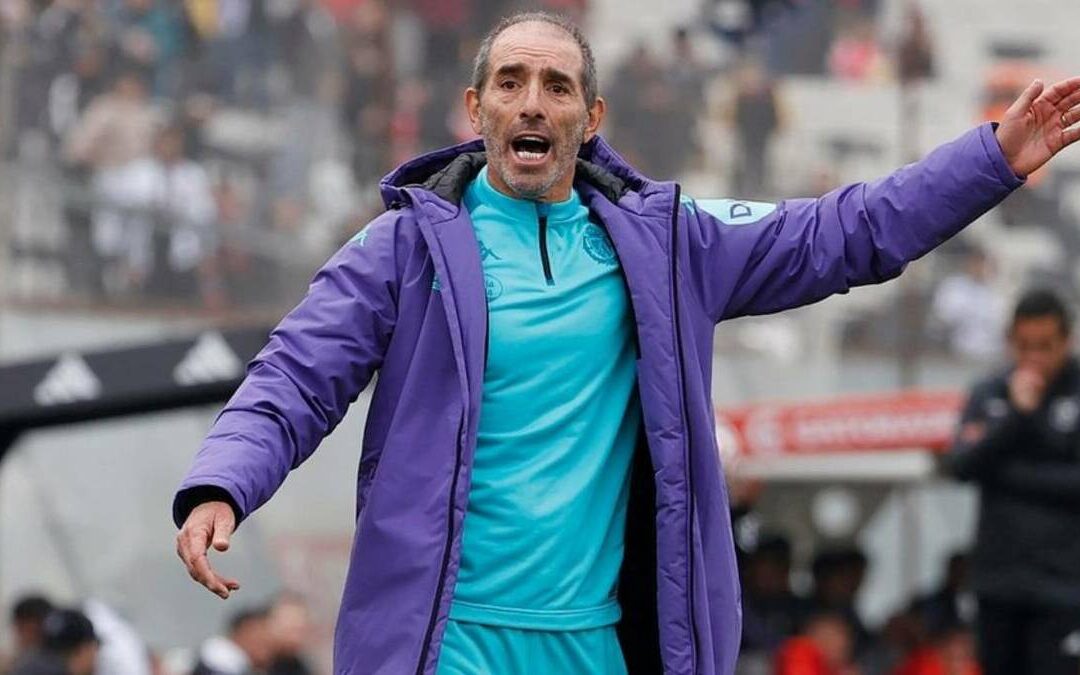 Guillermo Almada: Despedido por Valladolid Mientras Negociaba como DT del Real Oviedo