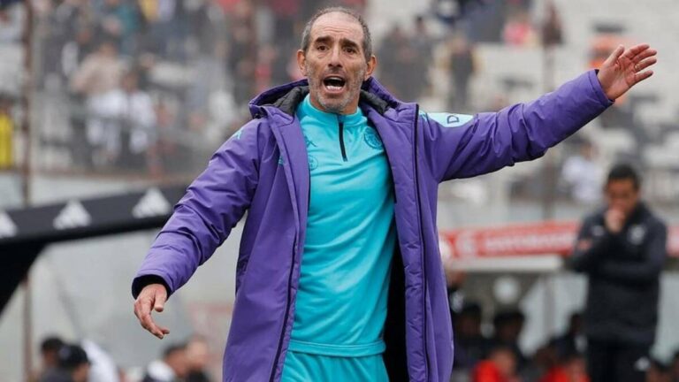 Guillermo Almada: Despedido por Valladolid Mientras Negociaba como DT del Real Oviedo