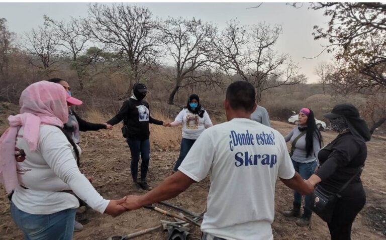 Colectivo de Búsqueda de Personas Urge a Autoridades a Atender Fosas Clandestinas en Jalisco