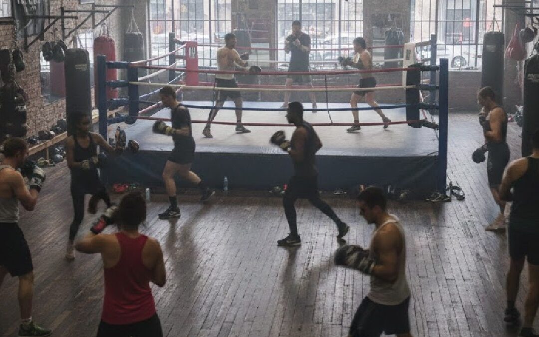 Agravante Caso de Agresión en Gimnasio: Entrenador Atacado por la Espalda en Stockton