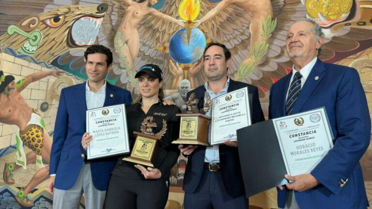 Xuntas Gana el Prestigioso Premio Luchador Olmeca: Carlos Martínez Celebra 17 Años de Trabajo Colectivo
