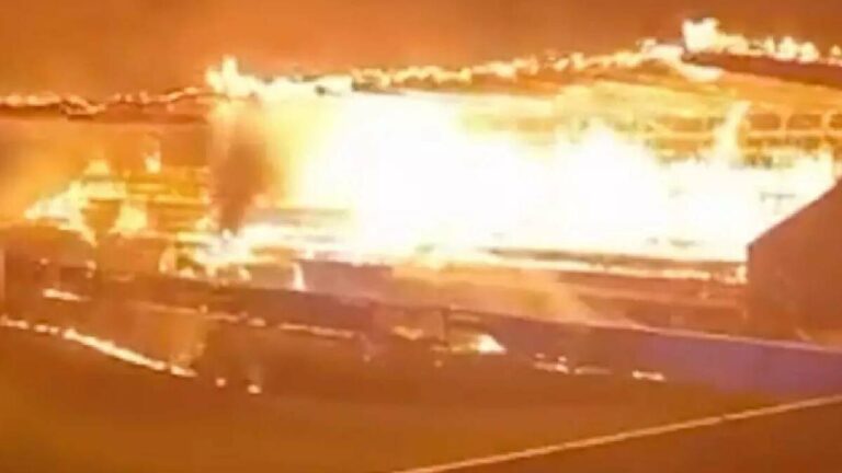 Incendio en Estadio de Equipo Europeo Hours Después de su Descenso