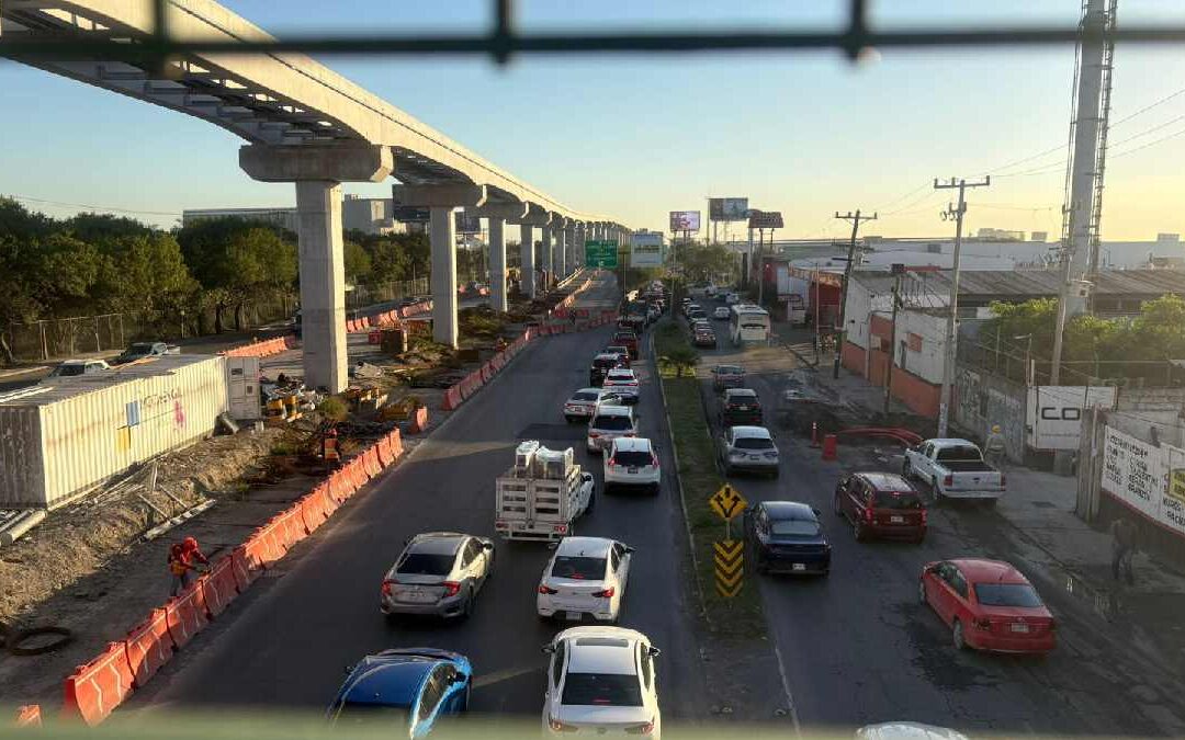 Cierre de Paso Elevado en Avenida Miguel Alemán Genera Caos Vial en Guadalupe, Nuevo León