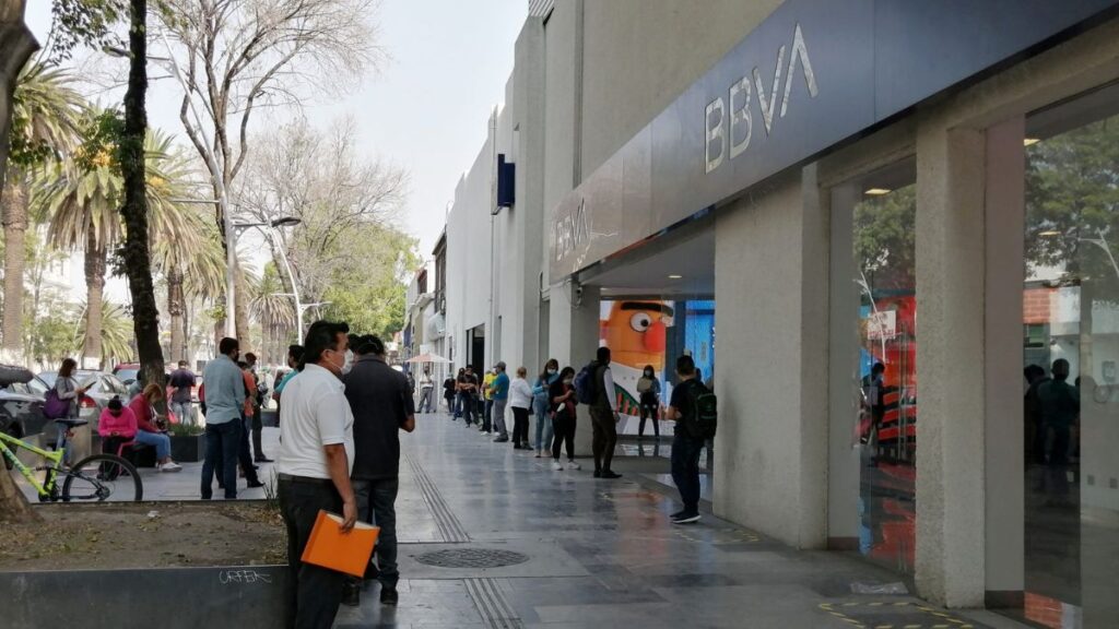 Bancos en Puebla: Horarios y Servicios Disponibles el Viernes 12 de Diciembre
