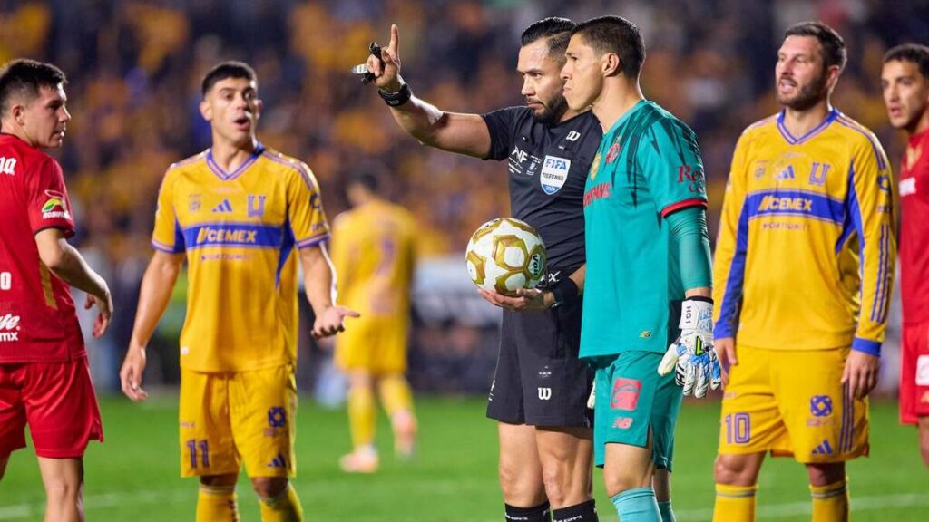 Tigres y el Arbitraje: ¿Fue Afectado por un Penal de Toluca en la Liga MX?