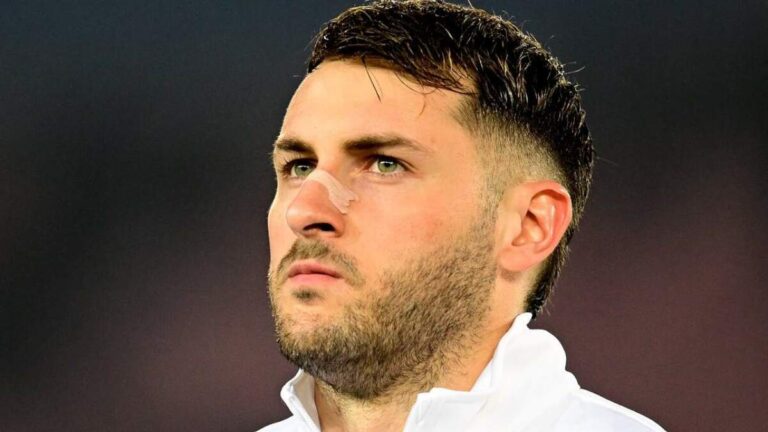 Milan busca un goleador argentino para desafiar a Santiago Gimenez en la competencia futbolística