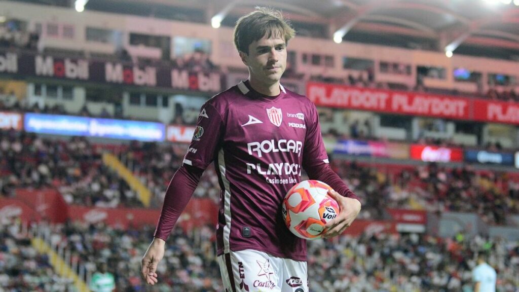 Necaxa Lanza Playera de Edición Limitada Inspirada en Deadpool: Detalles de Compra en México