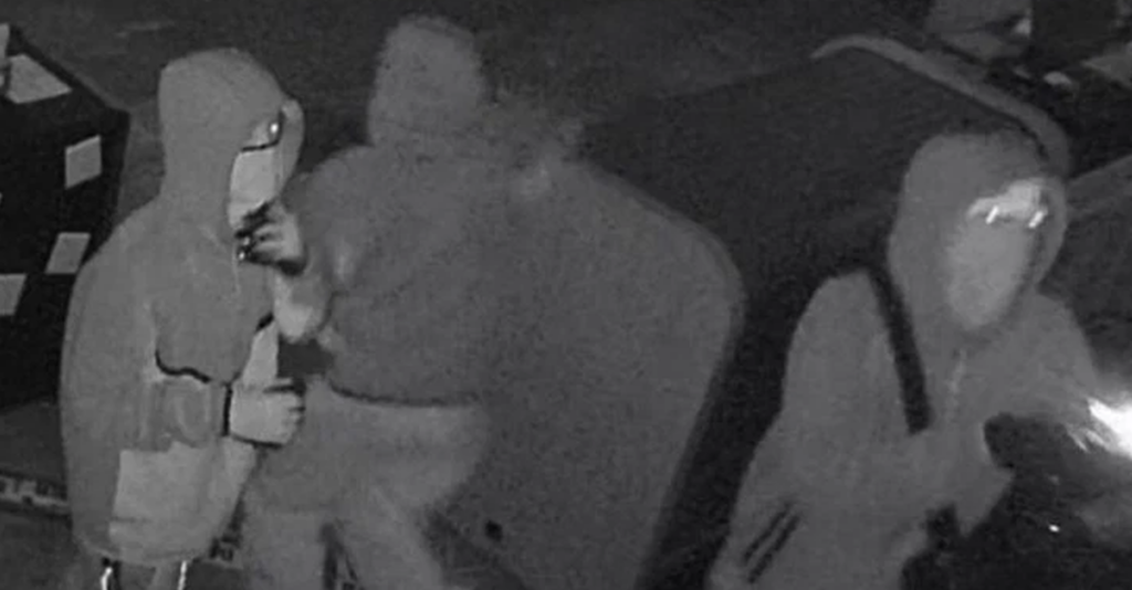 Arresto de Menores por Robo de Tienda de Armas en Las Cruces: Avanza la Investigación