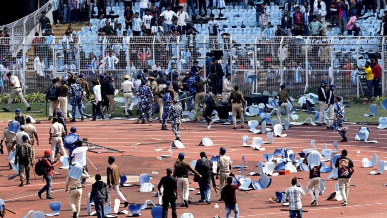 Caos en la India: Fanáticos de Messi Destrozan Estadio en Protesta por Estafa