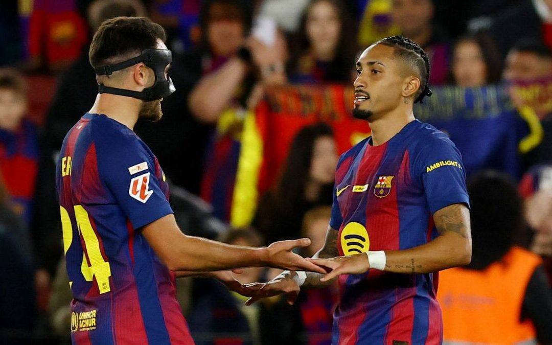 Raphinha brilla con doblete mientras Barcelona lidera la liga tras vencer a Osasuna