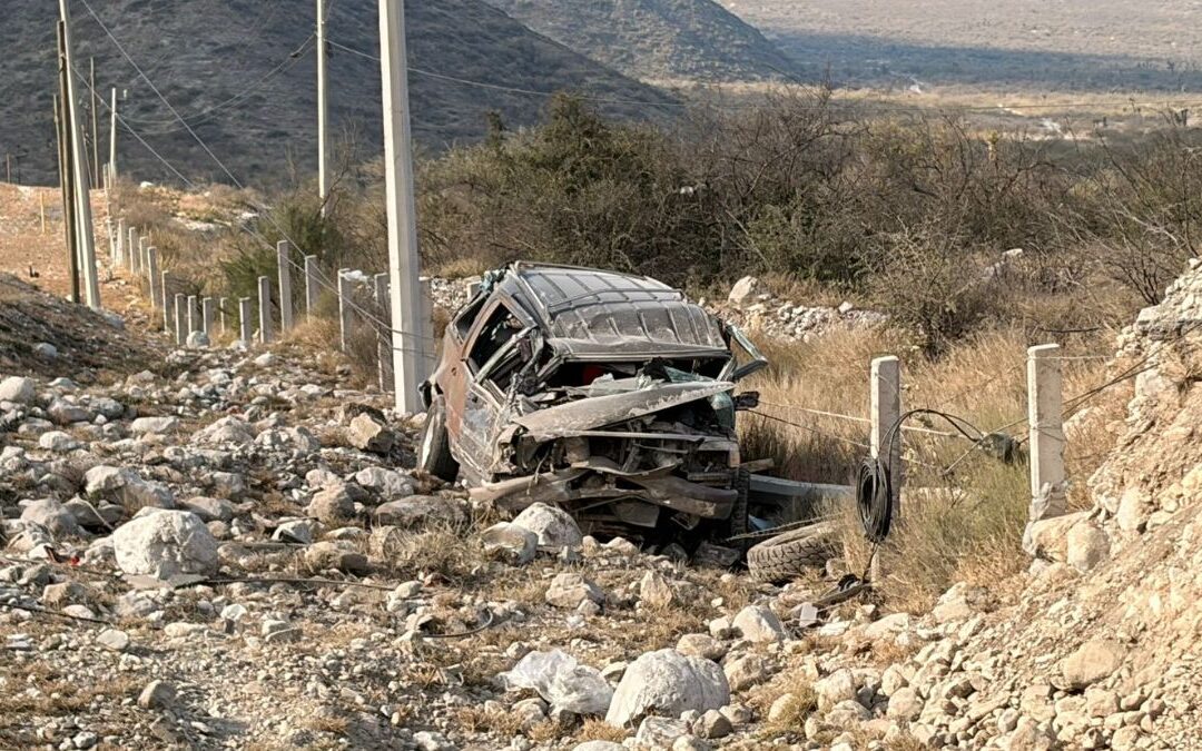 Trágica volcadura en la carretera Monterrey-Saltillo cobra la vida de una mujer